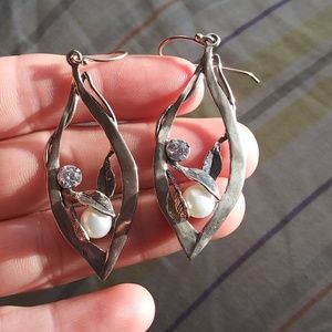 Shablool sterling silver pearl leaf earring